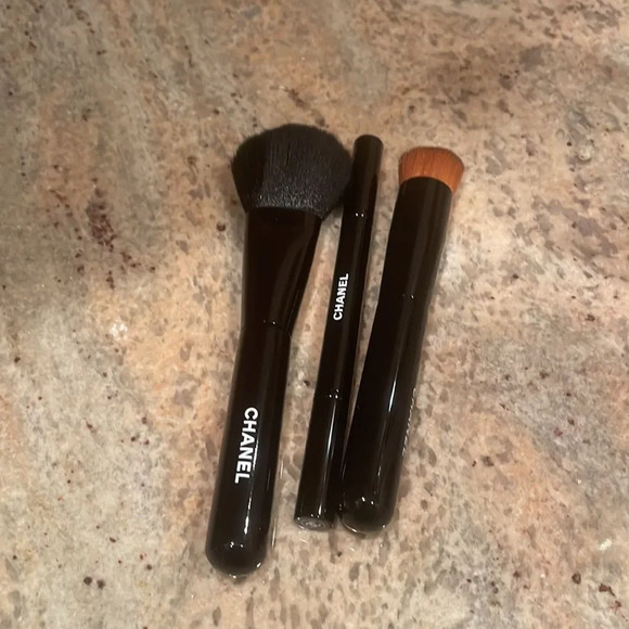 NWT Chanel Les Pinceaux De Chanel light green leather case with three brushes - Picture 10 of 16